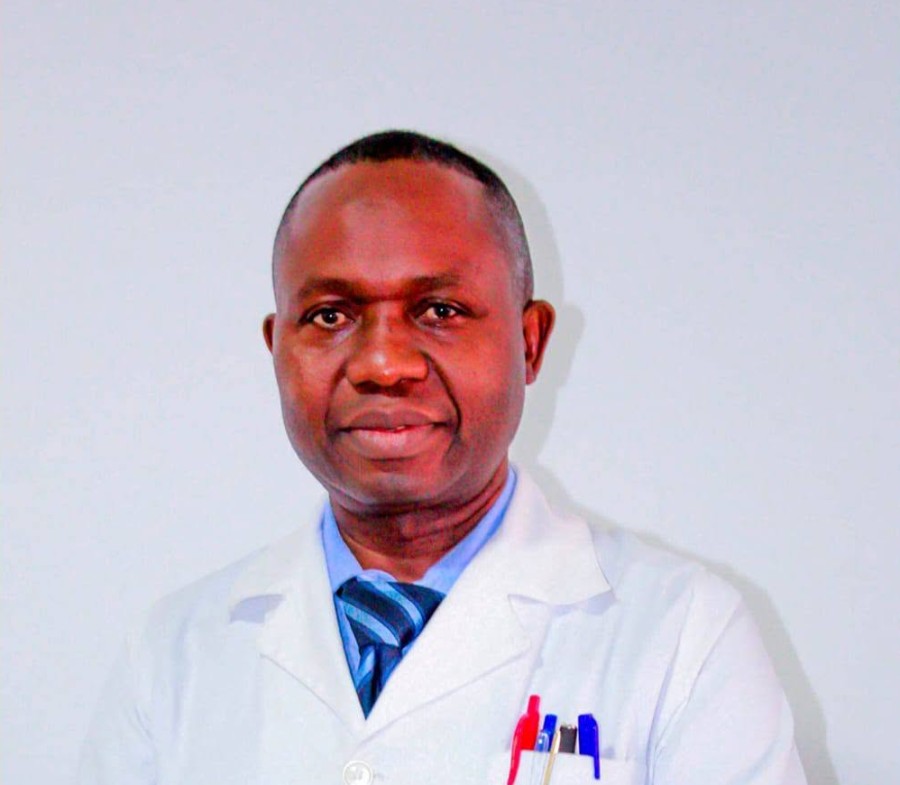 Dr. Manuel Yava Macano